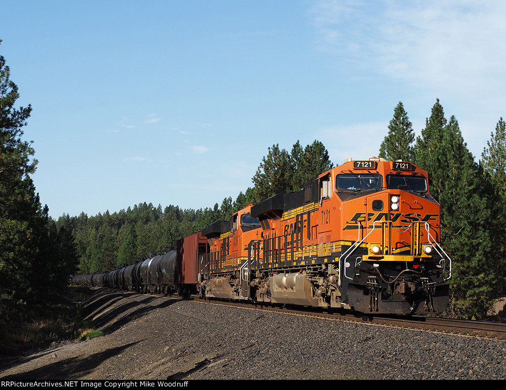 BNSF 7121